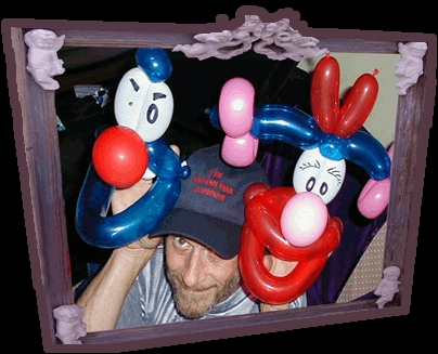 David Michel sculpte les ballons en personnages cartoons